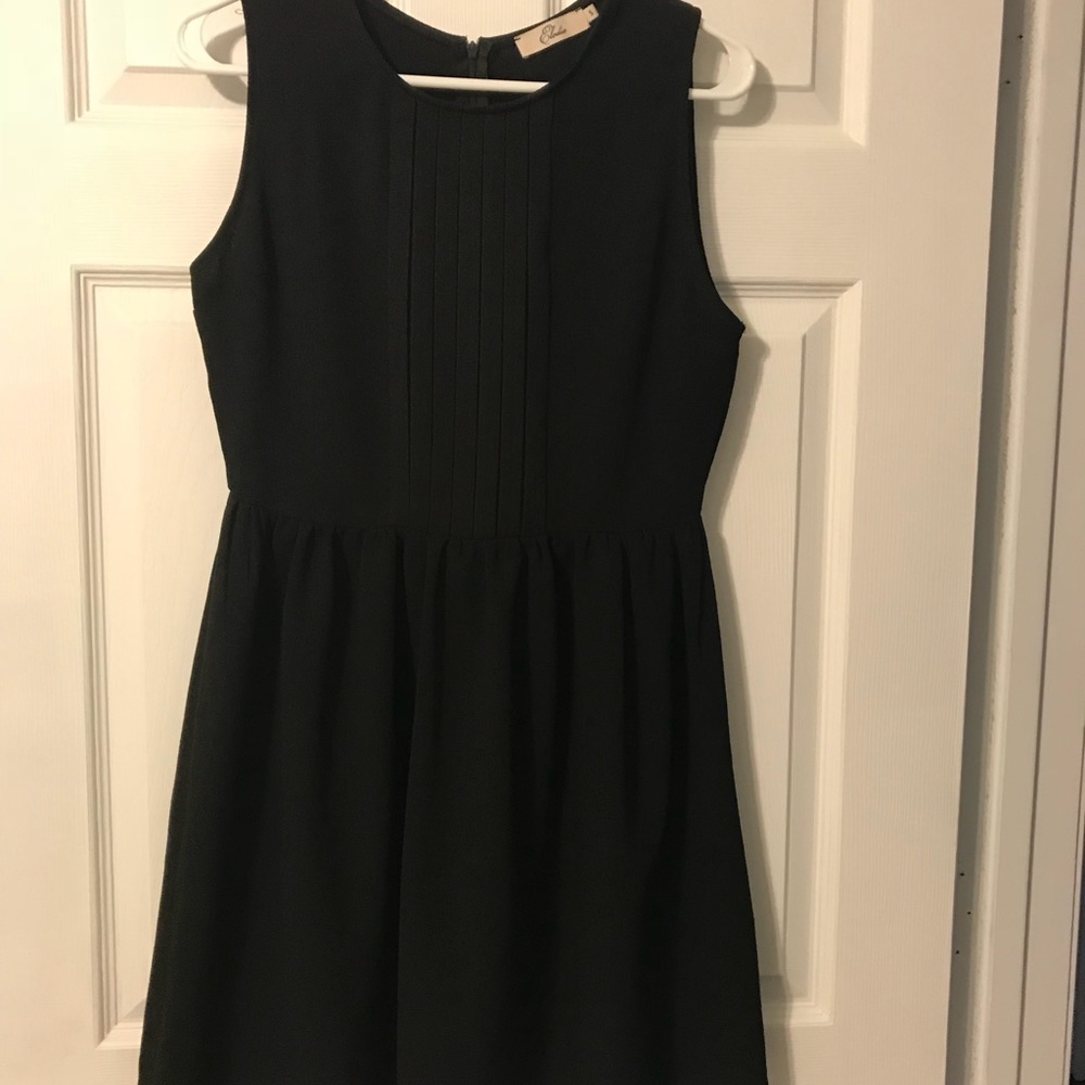 Short black dress - Picture 1 of 3